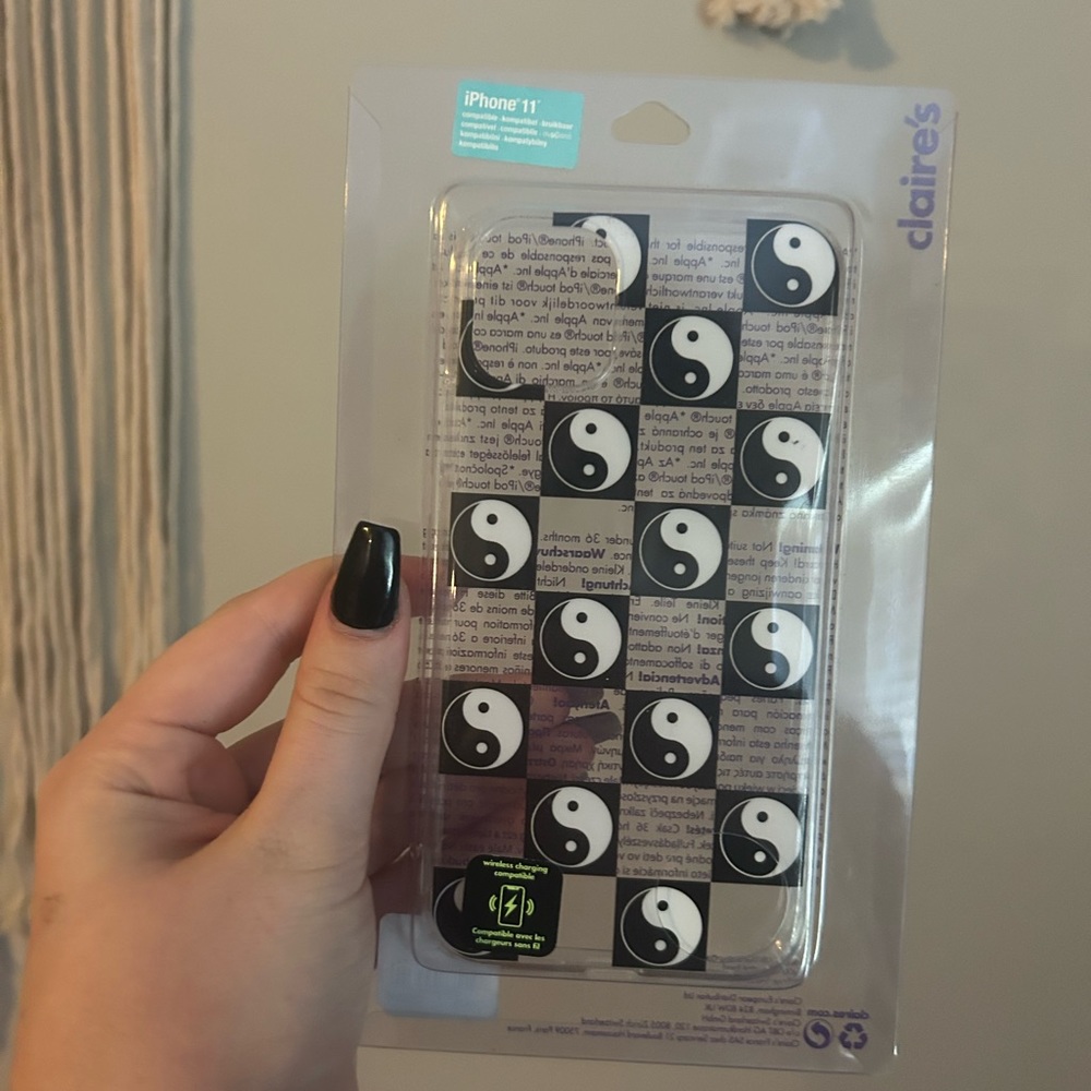 Claire’s Yin Yang Clear Checker iPhone 11 Case NWT ☯️